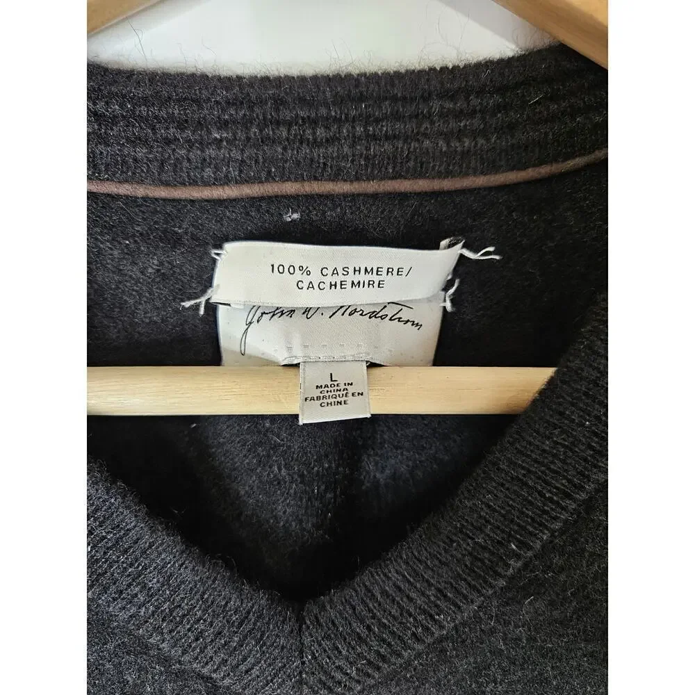 John W Nordstrom Mens Size L Black Cashmere V Neck Sweater Pullover Knit Luxe